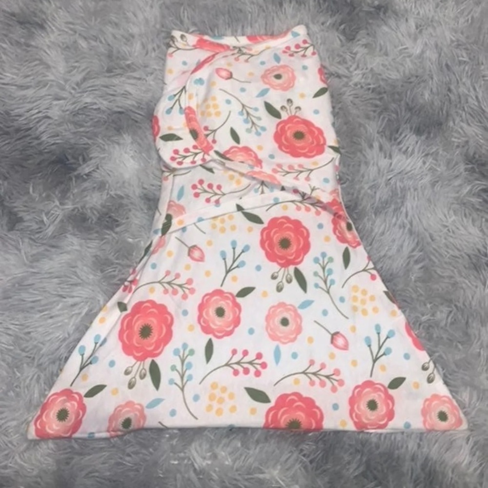 Zippy swaddle by sleeping baby